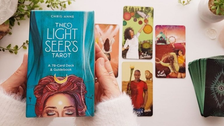 Tarot Vidente de Luz en Español: Descubre tu camino hacia la claridad y la guía espiritual